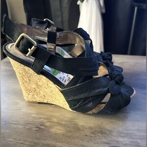 🌺🌸🌻Steve Madden wedged heel size 7.5✨